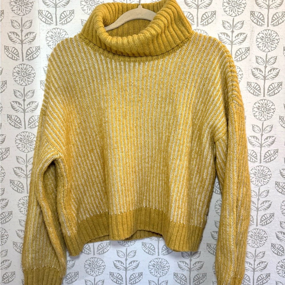 Old Navy Yellow/Gold Turtleneck Sweater.  Size M